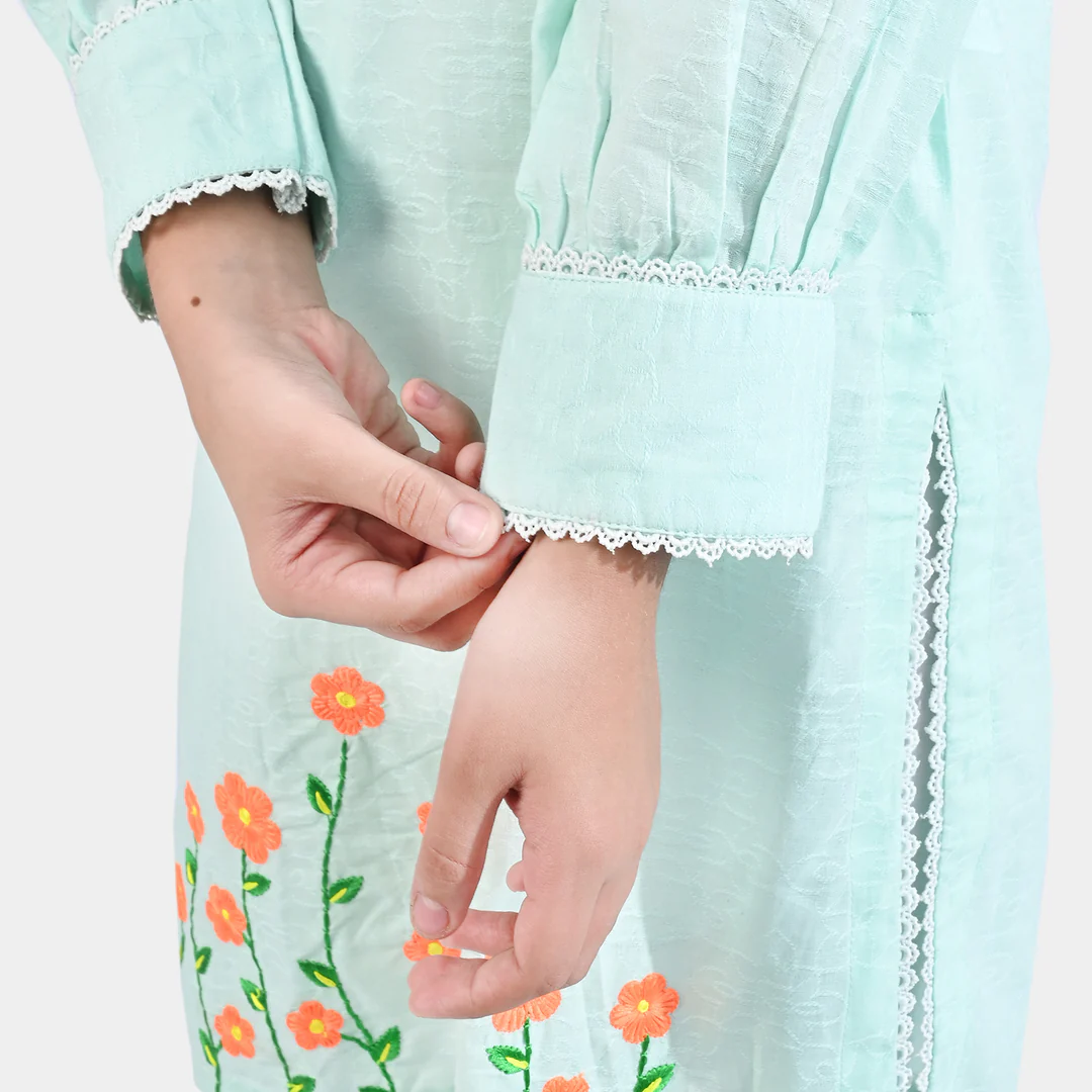 From Casual to Chic: Girls' Kurti Designs That Stand Out