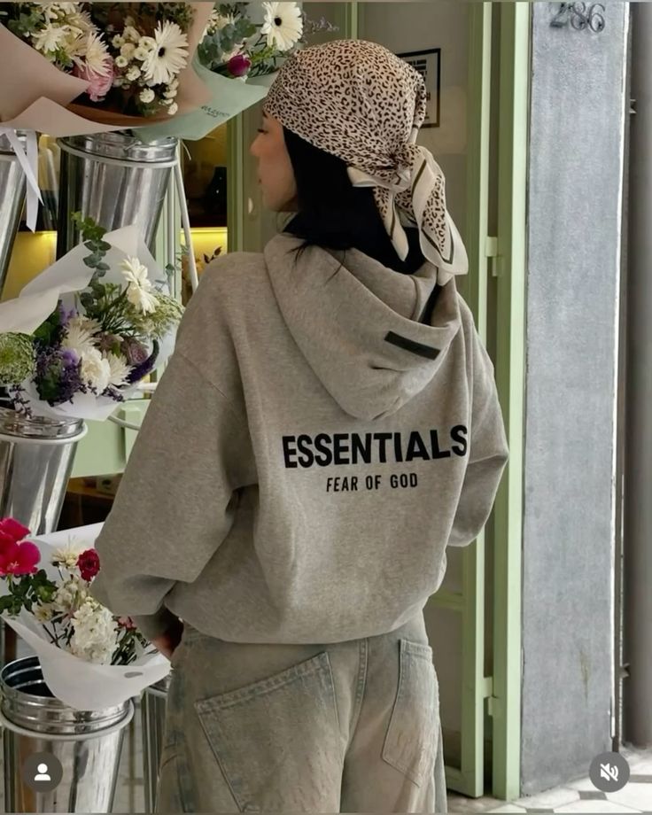 Fear Of God Essentials Hoodie A Complete Guide to Modern Streetwear Identity