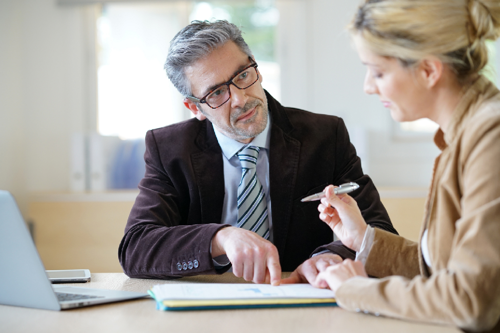 How an Insurance Advisor Helps You Choose Coverage Plans?